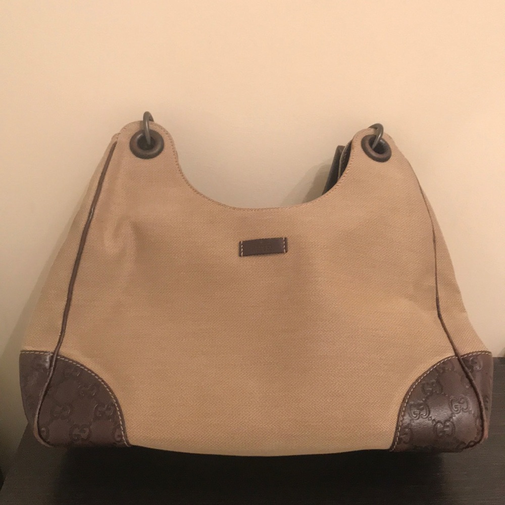 Authentic Gucci signature handbag wood handle